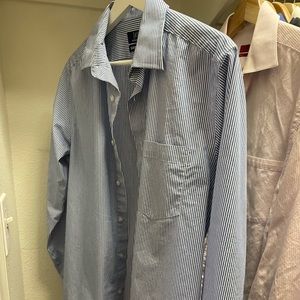 Classic fit dress shirt